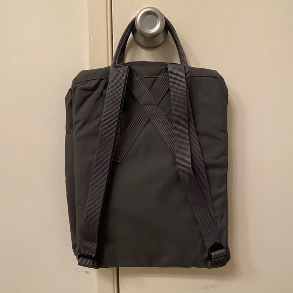 NWOT Fjallraven Kanken Backpack - Super Grey - Picture 2 of 2